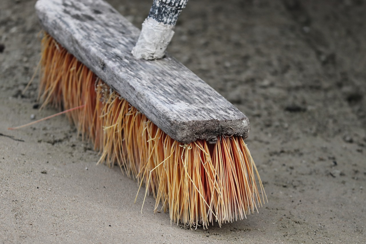 broom, bristles, house broom-4762980.jpg